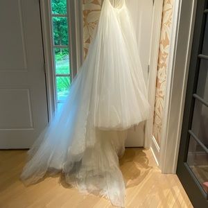 BLISS by MONIQUE LHUILLIER bridal overskirt